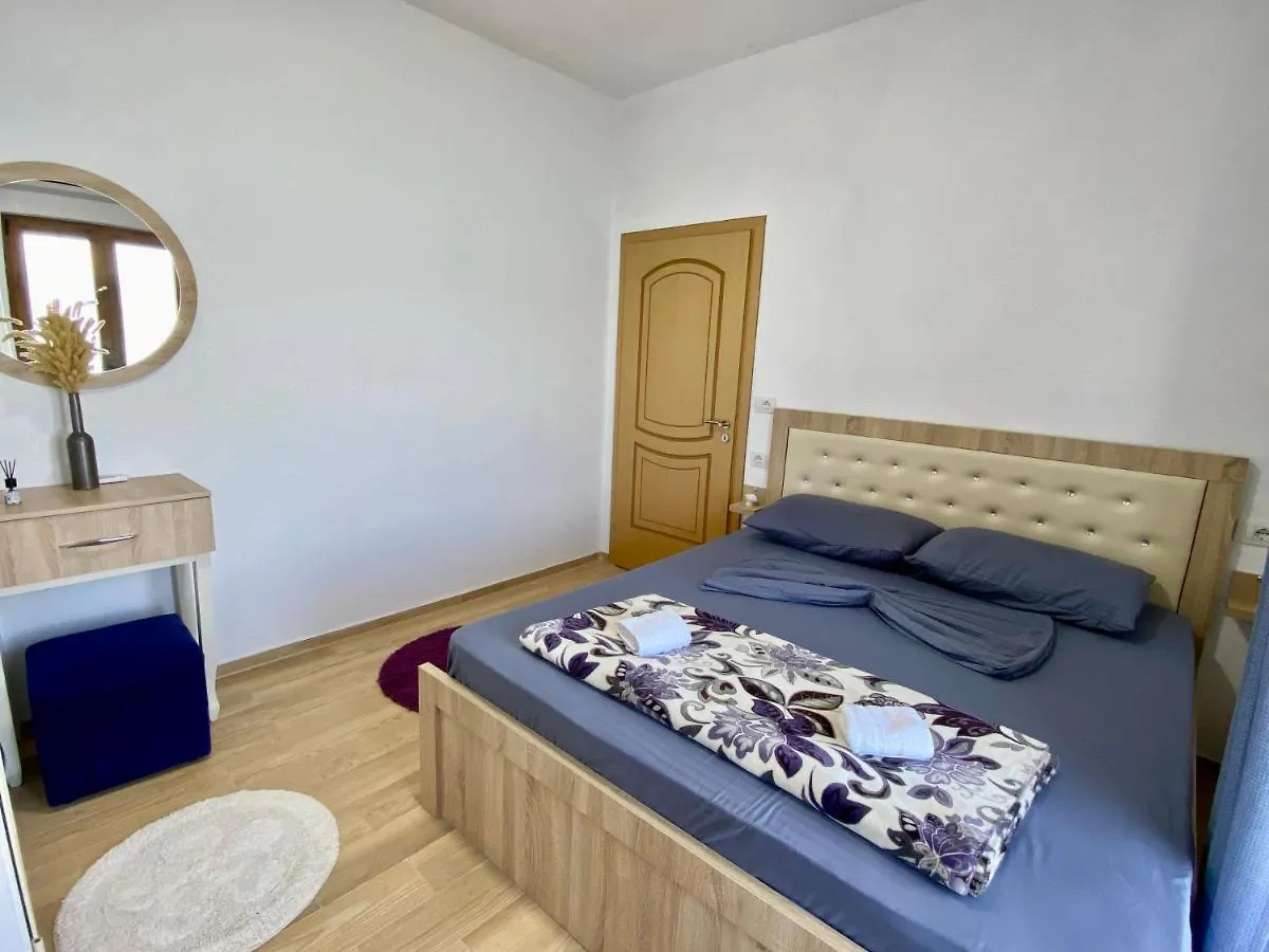 Bella Vista Bed & Breakfast Shkoder