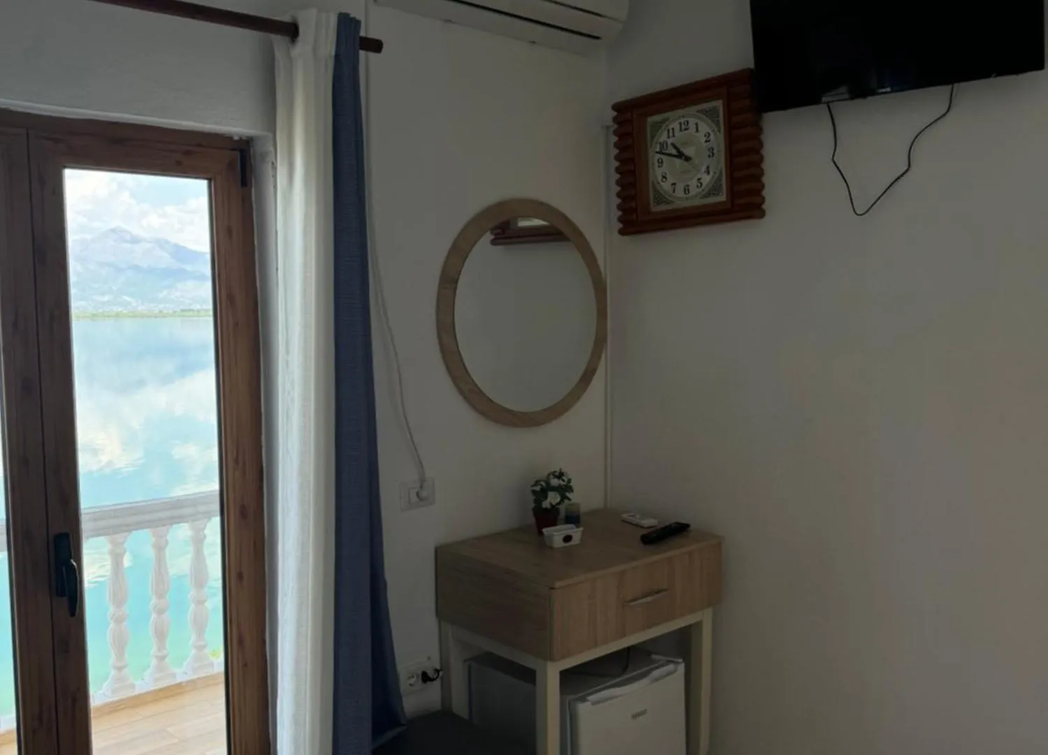 Bella Vista Bed & Breakfast Shkoder 0*,