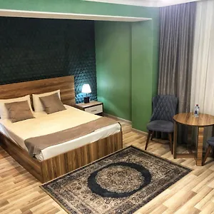 https://gallery-lux-hotel-baku.aboutbakuhotels.com